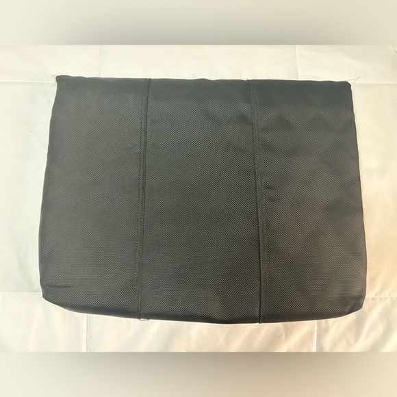 Timbuk2 Black Nylon Laptop Sleeve with Front Logo - Picture 2 of 3